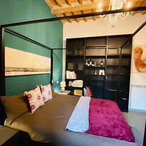  Apartment Fashion House In Centro Italien